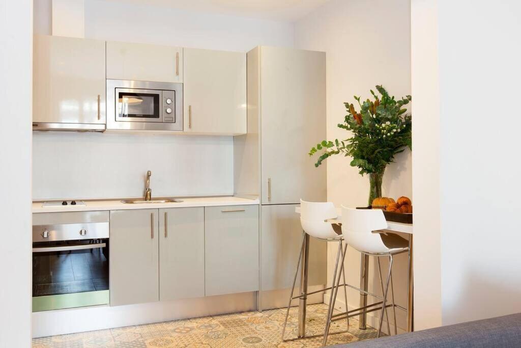 Perfectly Located 4bed 4bath In 2 2 Apartament *